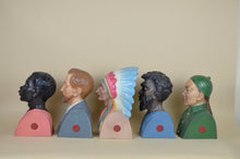 Carica l&#39;immagine nel visualizzatore di Gallery, Set di cinque busti etnografici vintage in gesso di Paravia Torino, Italia anni &#39;20