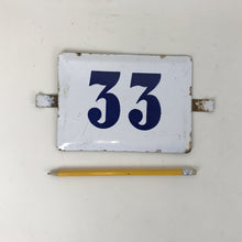 Carica l&#39;immagine nel visualizzatore di Gallery, Numero 33 smaltato bianco e blue, anni &#39;70