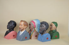 Carica l&#39;immagine nel visualizzatore di Gallery, Set di cinque busti etnografici vintage in gesso di Paravia Torino, Italia anni &#39;20