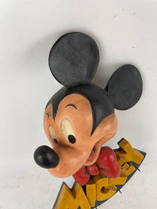 Appendiabito Mickey Mouse in vetroresina per Disney, Olanda anni '90