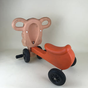 Quadriciclo per bambini della ditta Canova in plastica e ferro, Italia anni '70