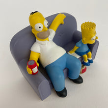 Carica l&#39;immagine nel visualizzatore di Gallery, Statuetta I Simpson Homer e Bart sul divano di Demons et Merveilles, Francia 1998